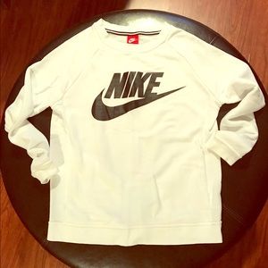 Nike Women’s Pullover Sweatshirt